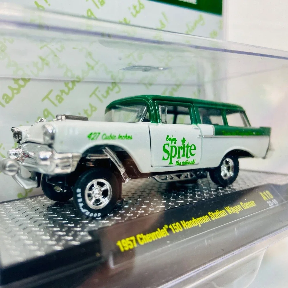 M2 Machines 1957 Chevrolet 150 Handyman Station Wagon Gasser A-18 Sprite Edition